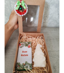 Box Regalo Natalizia con candela Gnomo e cioccolata